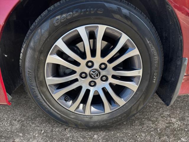 2020 Toyota Sienna XLE