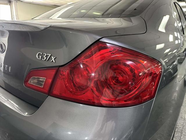 2013 INFINITI G37 X