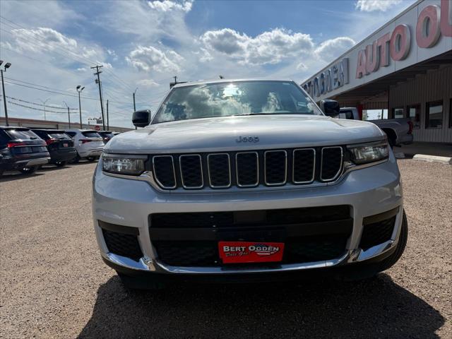 2023 Jeep Grand Cherokee L Laredo 4x2