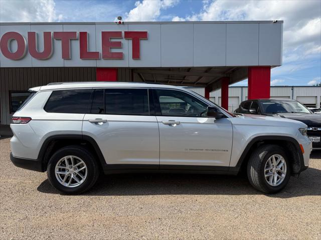 2023 Jeep Grand Cherokee L Laredo 4x2