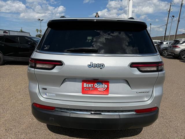 2023 Jeep Grand Cherokee L Laredo 4x2