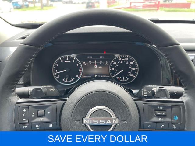 2024 Nissan Pathfinder SL FWD