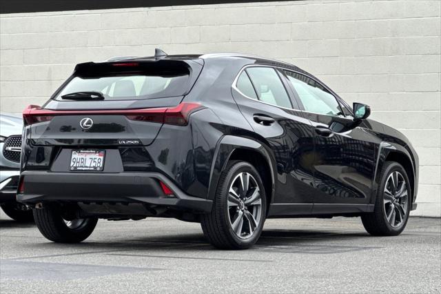 2024 Lexus UX 250h Premium