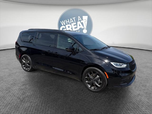 2025 Chrysler Pacifica Limited for sale in North Huntingdon, PA