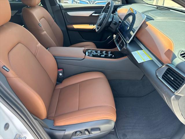 2025 INFINITI VF 8 Plus