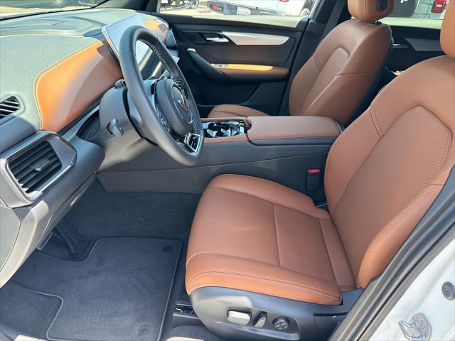 2025 INFINITI VF 8 Plus