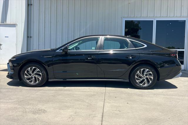 2026 Hyundai Sonata Hybrid Blue