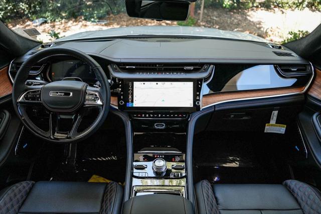 2026 Jeep Grand Cherokee Summit 4x4