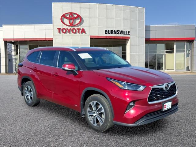 2025 Toyota Highlander Hybrid XLE for sale in Burnsville, MN
