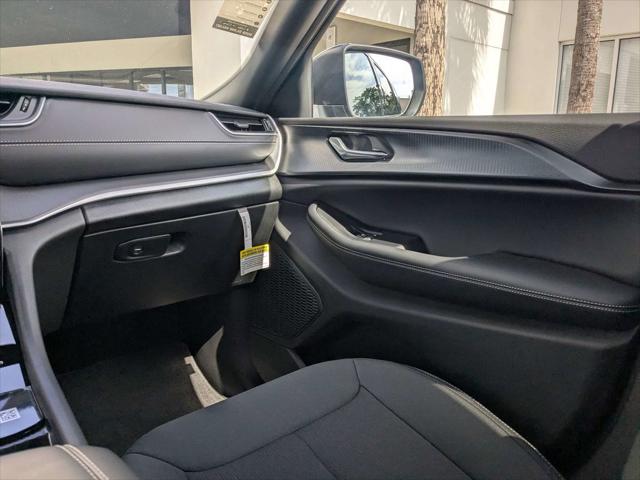 2026 Jeep Grand Cherokee L Altitude 4x2