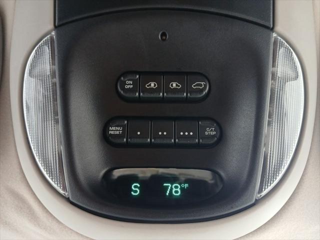 2005 Chrysler Town & Country Touring