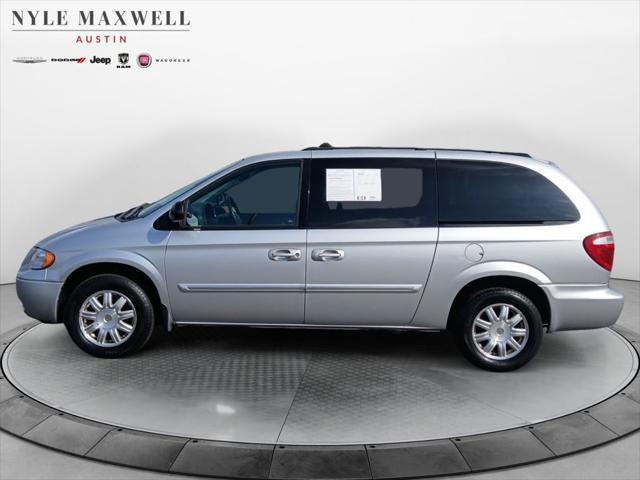 2005 Chrysler Town & Country Touring