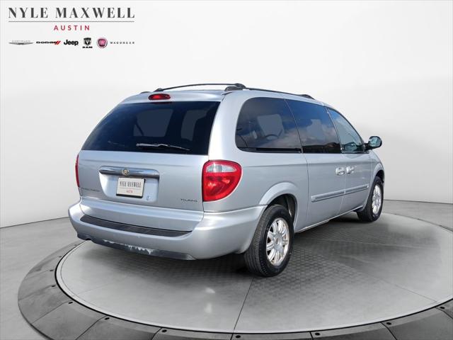 2005 Chrysler Town & Country Touring