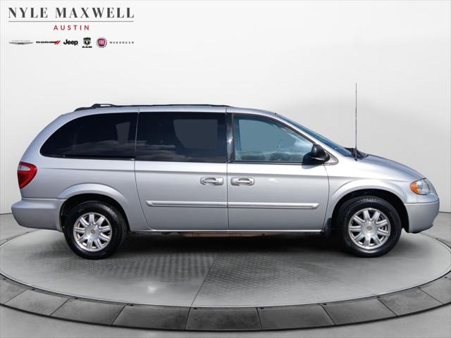 2005 Chrysler Town & Country Touring
