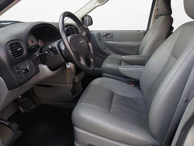 2005 Chrysler Town & Country Touring
