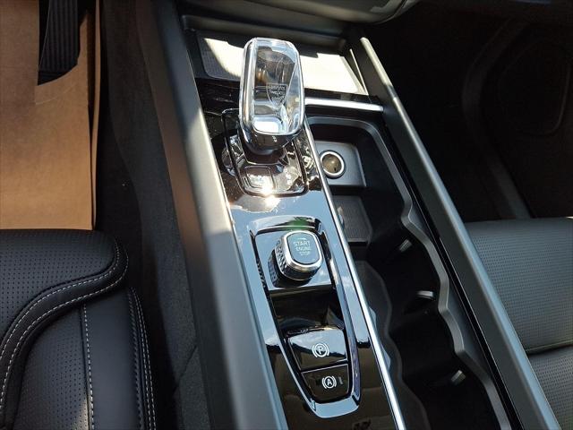 2026 Volvo XC60 Plug-In Hybrid Ultra, T8 AWD Electric/Gasoline, Dark