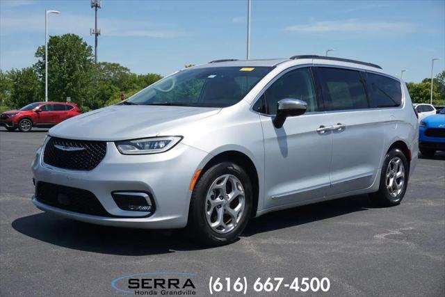 2023 Chrysler Pacifica Limited for sale in Grandville, MI