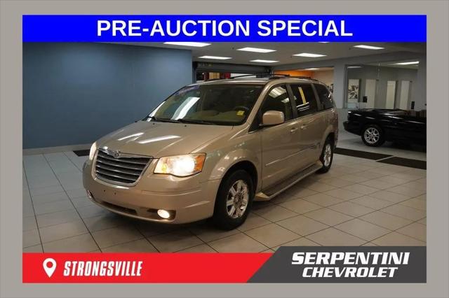 2009 Chrysler Town & Country Touring for sale in Strongsville, OH