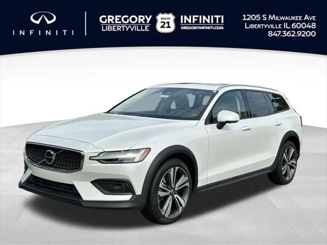 2025 Volvo V60 Cross Country Plus, B5 AWD Gas (mild hybrid) for sale in Libertyville, IL