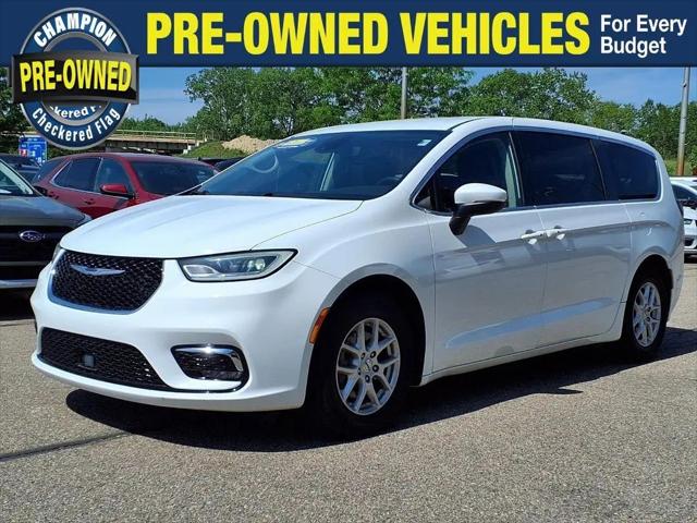 2023 Chrysler Pacifica Touring L for sale in Howell, MI