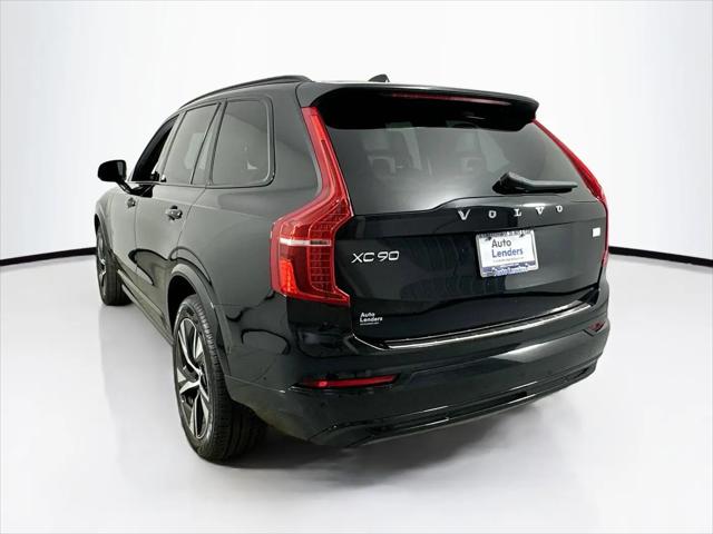 2022 Volvo XC90 Recharge T8 R-Design Extended Range 7P