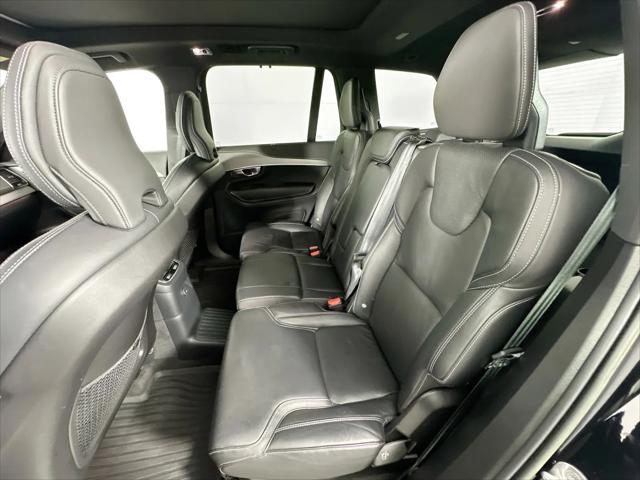 2022 Volvo XC90 Recharge T8 R-Design Extended Range 7P