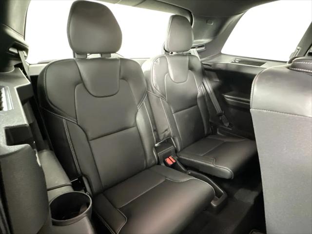 2022 Volvo XC90 Recharge T8 R-Design Extended Range 7P