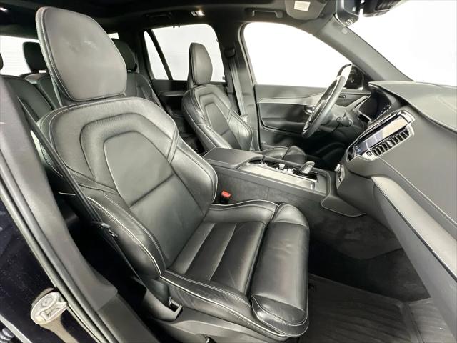 2022 Volvo XC90 Recharge T8 R-Design Extended Range 7P