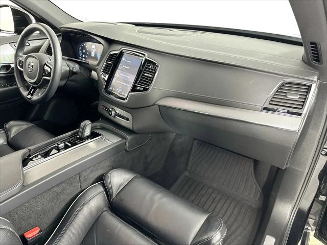 2022 Volvo XC90 Recharge T8 R-Design Extended Range 7P