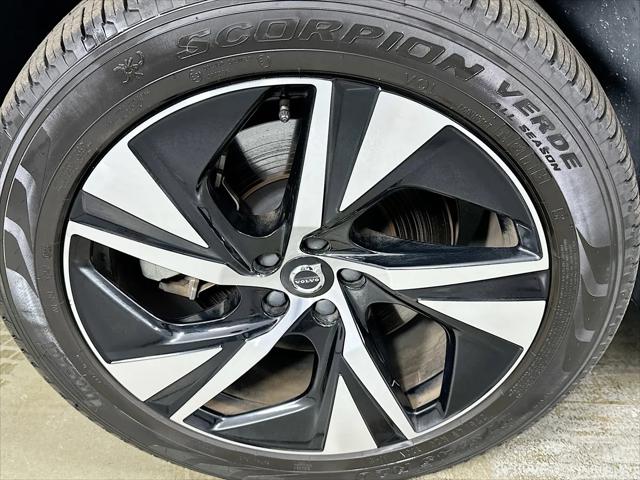 2022 Volvo XC90 Recharge T8 R-Design Extended Range 7P