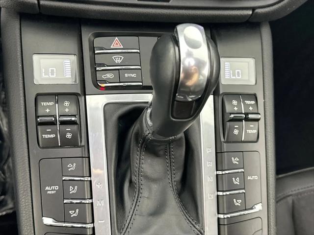 2021 Porsche Macan Macan