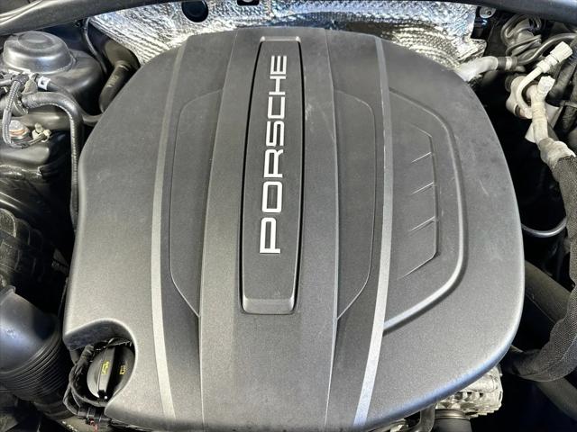 2021 Porsche Macan Macan