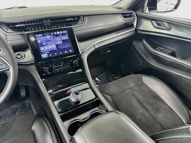 2023 Jeep Grand Cherokee L Altitude 4x2