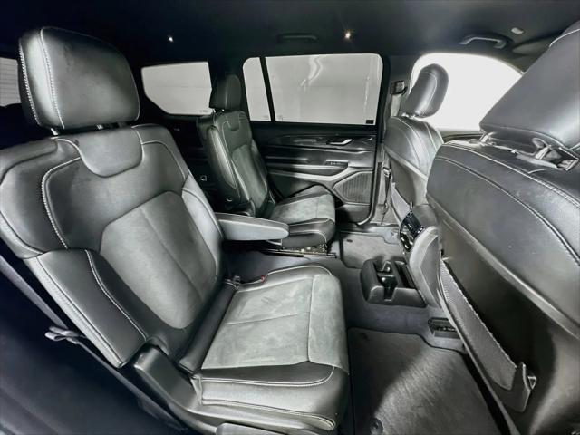 2023 Jeep Grand Cherokee L Altitude 4x2