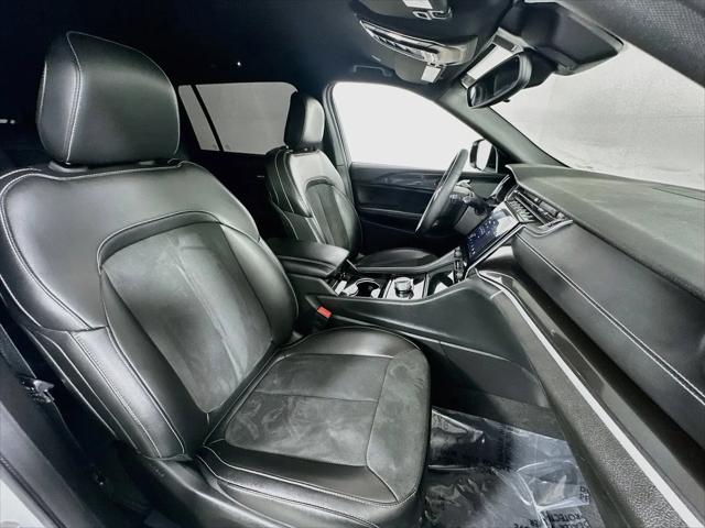 2023 Jeep Grand Cherokee L Altitude 4x2