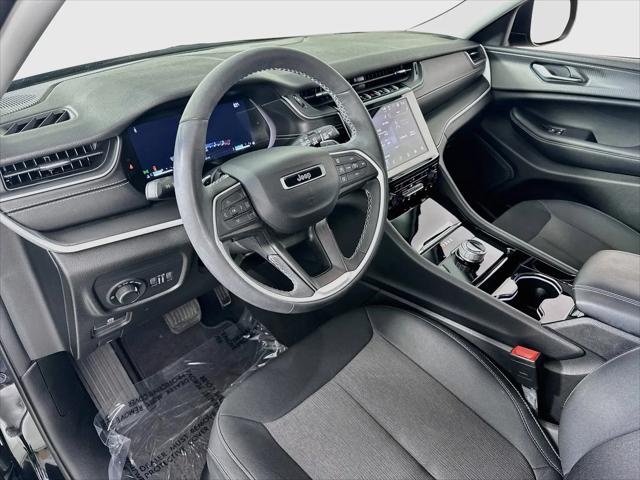 2023 Jeep Grand Cherokee L Laredo 4x2