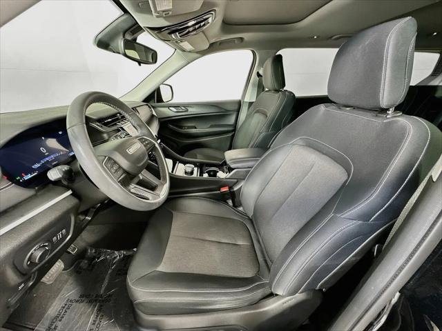 2023 Jeep Grand Cherokee L Laredo 4x2