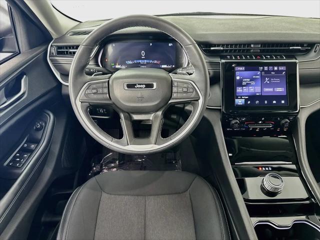 2023 Jeep Grand Cherokee L Laredo 4x2