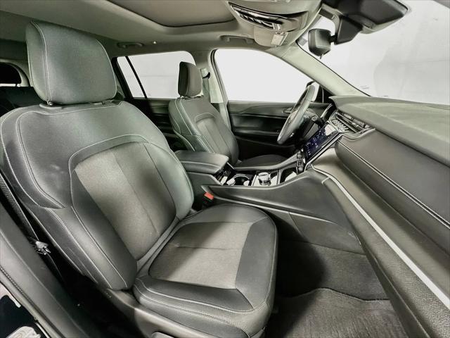 2023 Jeep Grand Cherokee L Laredo 4x2