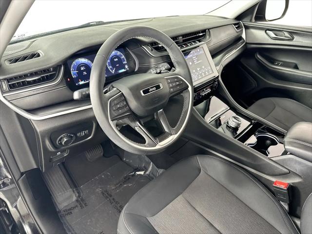 2023 Jeep Grand Cherokee L Laredo 4x2