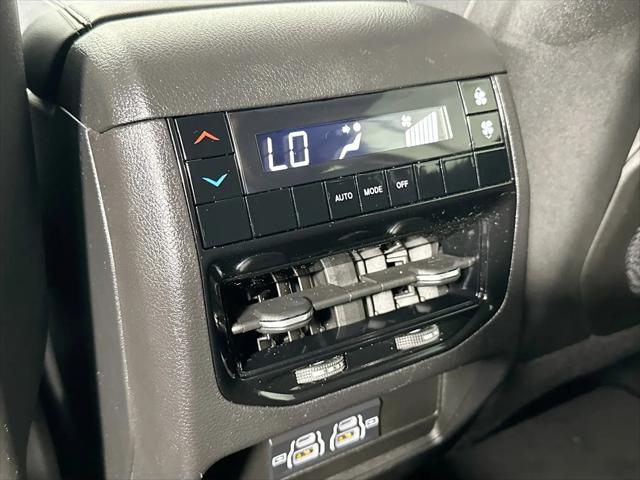 2023 Jeep Grand Cherokee L Laredo 4x2