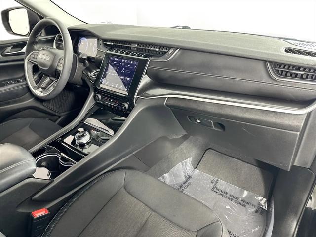 2023 Jeep Grand Cherokee L Laredo 4x2