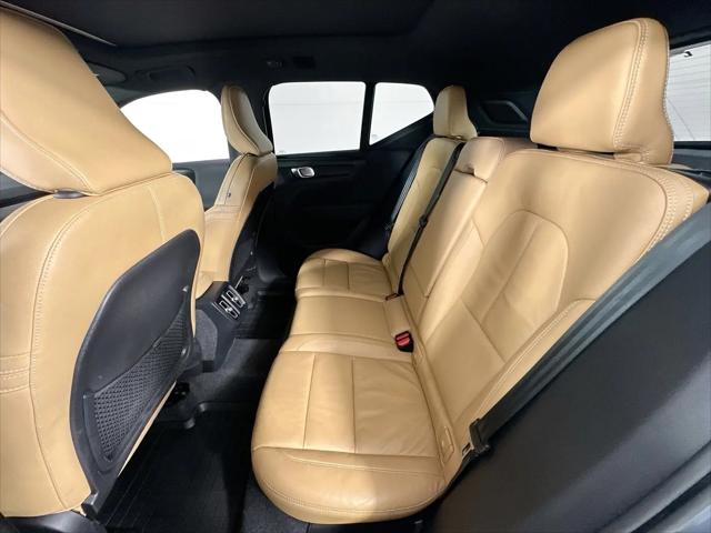 2022 Volvo XC40 T5 Inscription