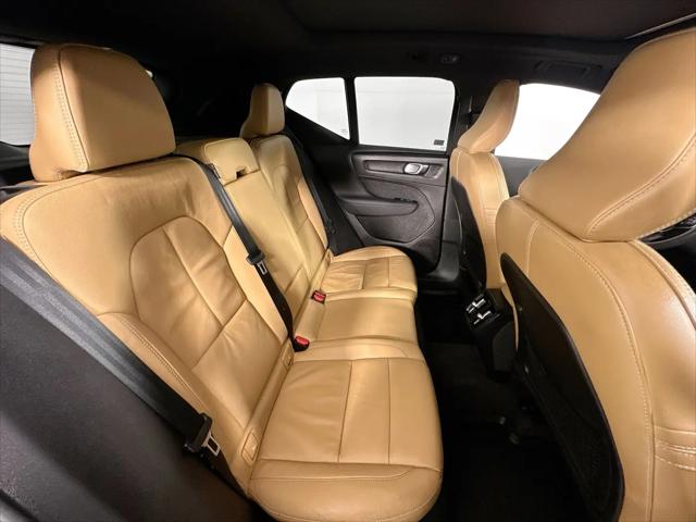 2022 Volvo XC40 T5 Inscription