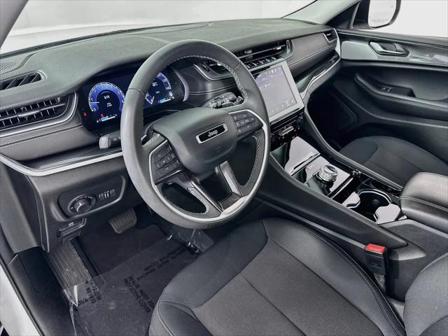 2023 Jeep Grand Cherokee Laredo 4x4
