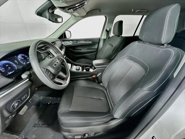 2023 Jeep Grand Cherokee Laredo 4x4