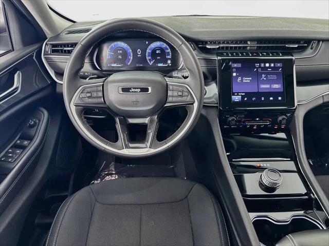 2023 Jeep Grand Cherokee Laredo 4x4