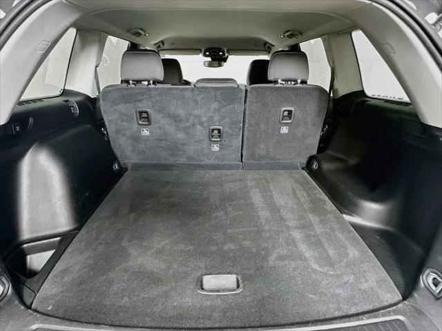2023 Jeep Grand Cherokee Laredo 4x4