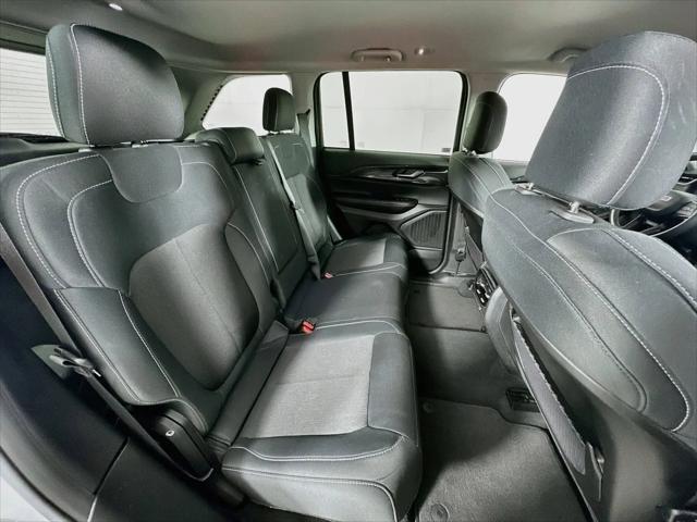 2023 Jeep Grand Cherokee Laredo 4x4
