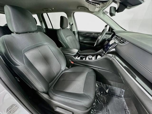 2023 Jeep Grand Cherokee Laredo 4x4
